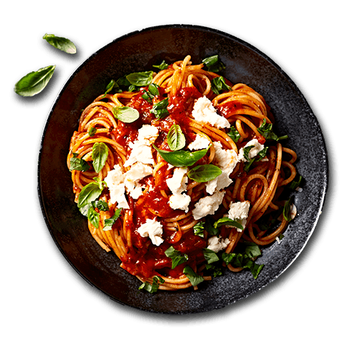 Spaghetti with fresh mozzarella and basil